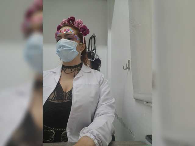 Foton Doctora-Danna Working us Doctor... BETWEEN PATIENTS we can do all my menu...write me pm what would u like to see... fuck us hard¡¡¡¡