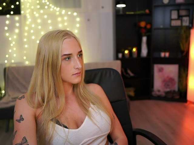 Foton NicoletteShea01 Still new here, come and taste my juicy titties :)