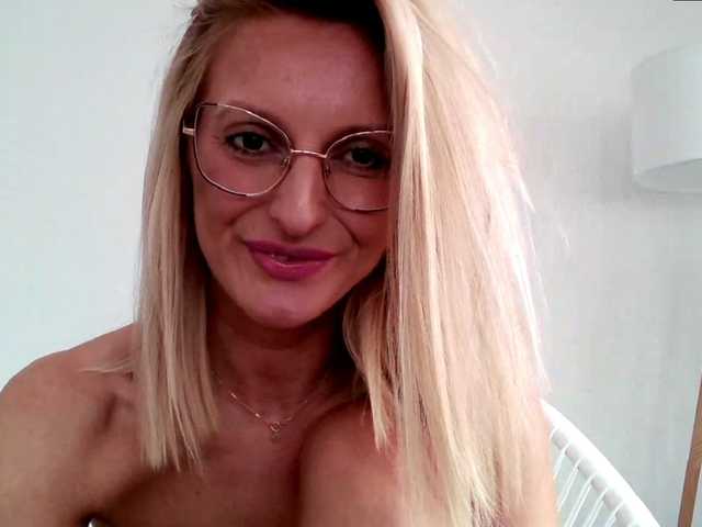 Foton RachellaFox Sexy blondie - glasses - dildo shows - great natural body,) For 500 i show you my naked body @remain