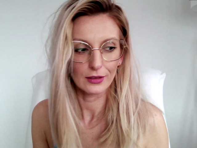 Foton RachellaFox Sexy blondie - glasses - dildo shows - great natural body,) For 500 i show you my naked body [none]