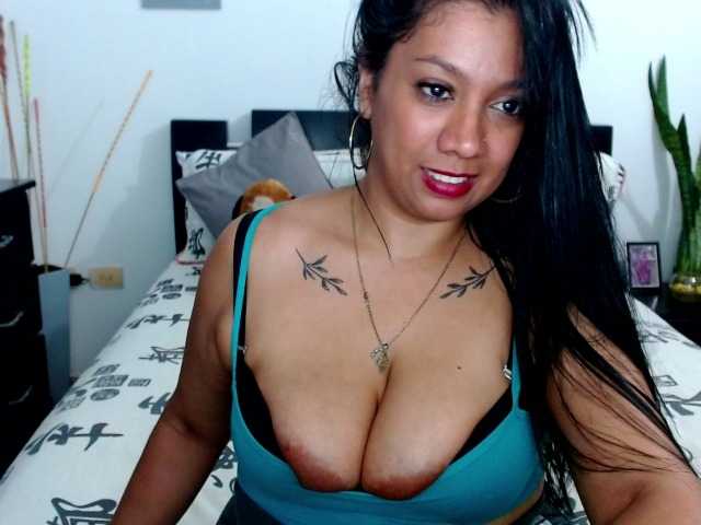 Foton titsbiglovers Hello guys let's have fun .. Show cum for 599 tokens
